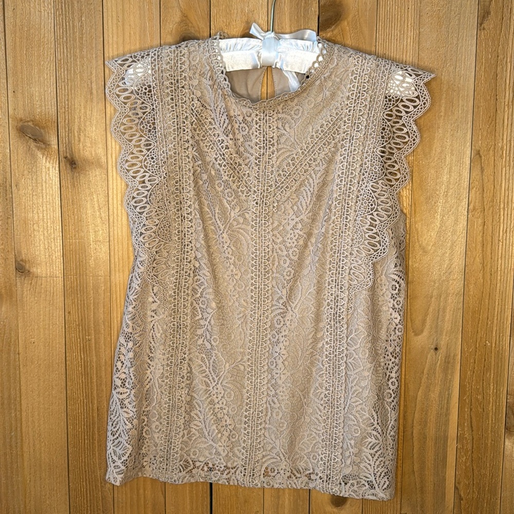 Cable and Gauge lace top cap sleeve (M)
